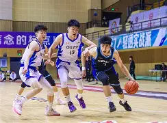 攻守两端发力,球队全面压制对手(足球全场压制) 攻守两端发力,球队全面压制对手(足球全场压制)